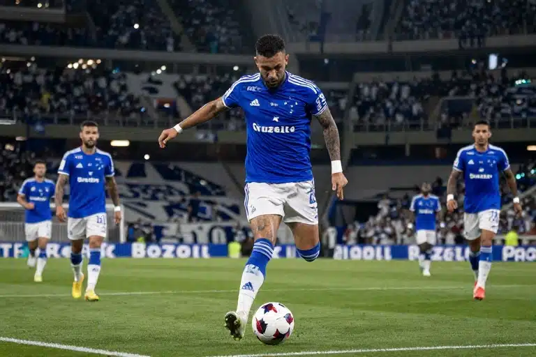 Cruzeiro Se Prepara para Sequência de Jogos Decisivos e Promete Surpresas