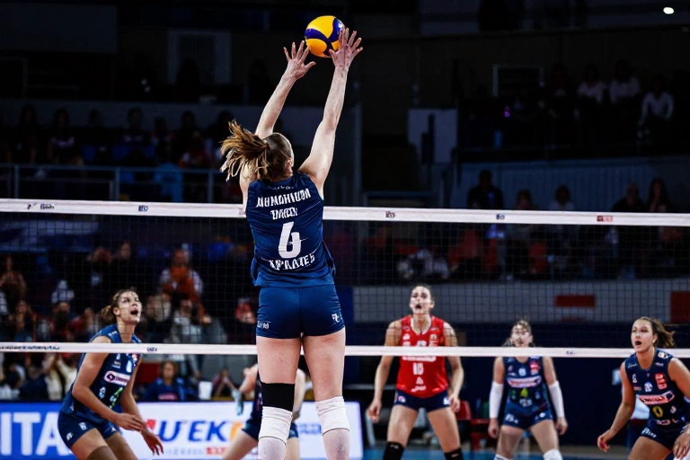Julia Kudiess Enfrenta Nova Cirurgia e Promete Retorno Triunfante no Vôlei