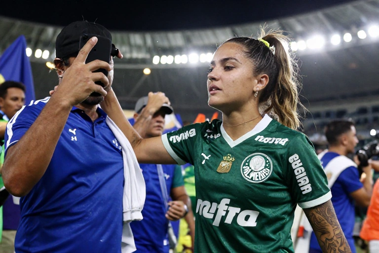 Isadora Amaral troca Palmeiras pelo Cruzeiro e torcida se despede em clima de emoção