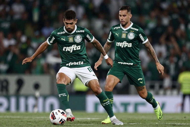 Palmeiras na UTI: Giay sofre entorse e vira desfalque de última hora; Felipe Anderson manca no treino