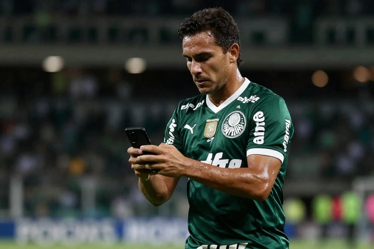 Revolução na base do Palmeiras: Abel Ferreira bane celulares e impõe lema ‘prato, livro e bola’ – resultado emociona