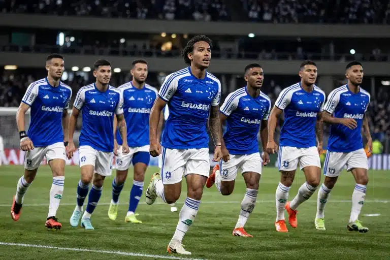 Cruzeiro Rejuvenesce Elenco e Agita o Top 5 dos Mais Jovens do Brasileirão