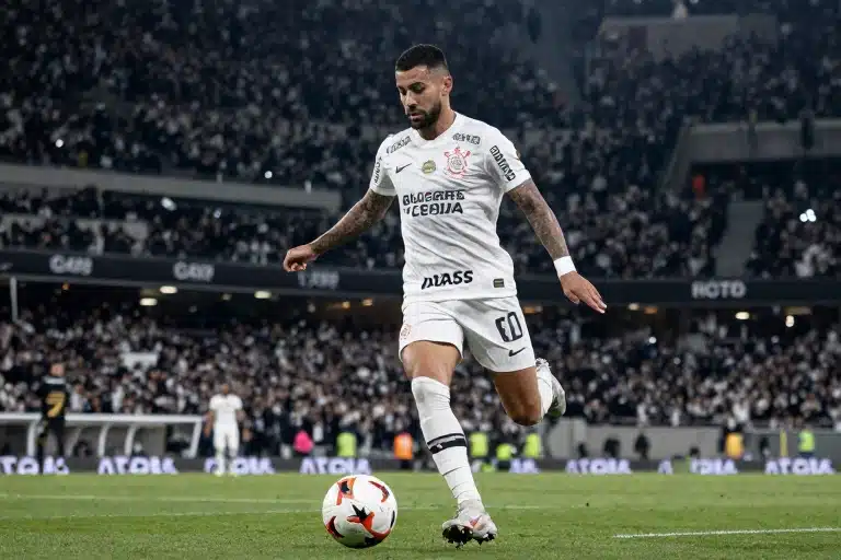 Corinthians Entra em Disputa com Memphis: Dívida Milionária Ameaça Clube