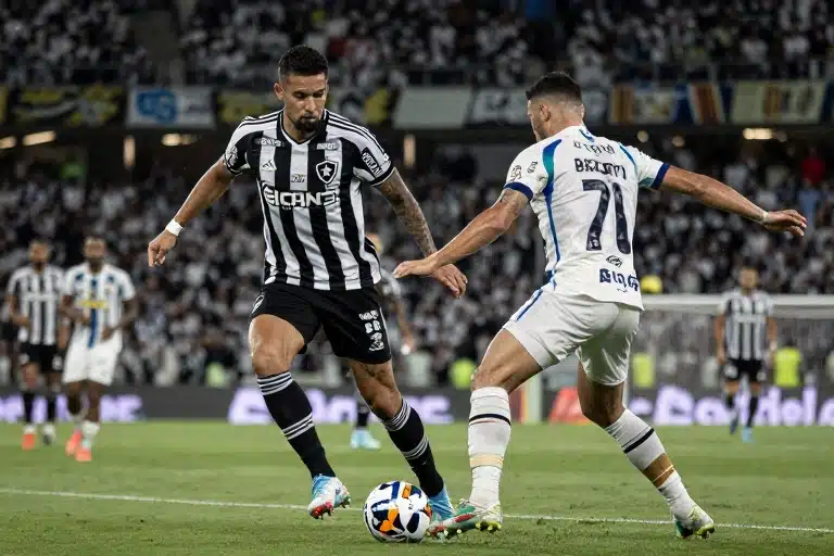 Vitória e Botafogo Enfrentam Momento Crucial no Brasileirão