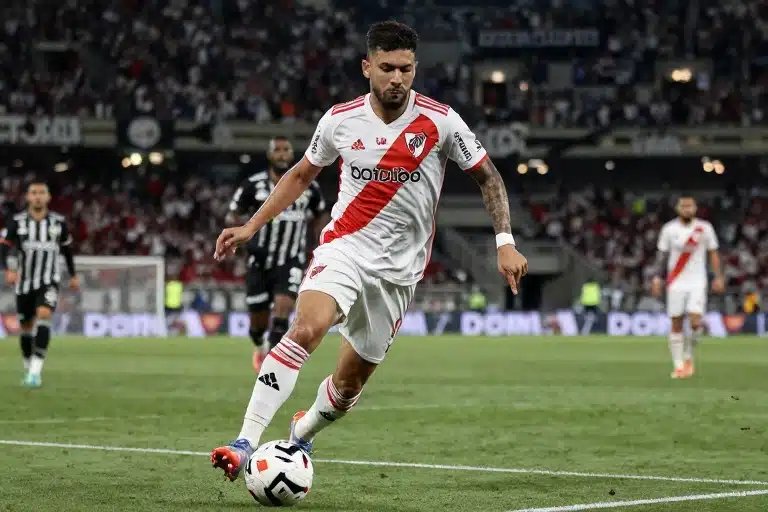 Atlético-MG Adiciona Potência ao Meio-Campo com Volante do River Plate