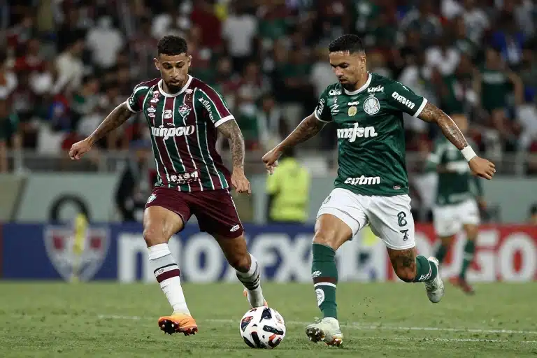 Fluminense e Palmeiras Travados em Duelo Decisivo no Brasileirão