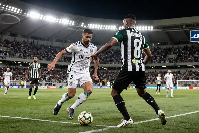 Criciúma x Goiás: Embate Decisivo na Série B Agita Torcedores